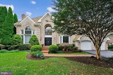 Elegant Colonial Retreat with Designer Flair