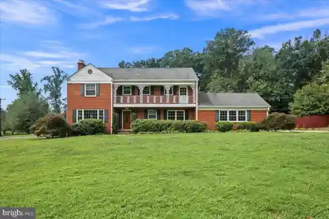 Spacious Colonial with a New Orleans Flair