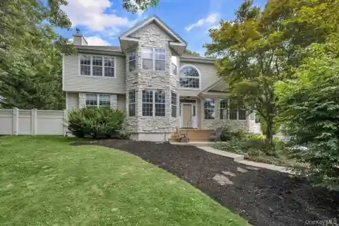 Beautiful Home in Coveted Smithtown Location