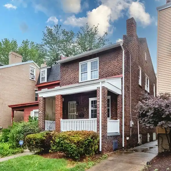 BEAUTIFULLY RENOVATED CLASSIC EARLY 1900'S COLONIAL