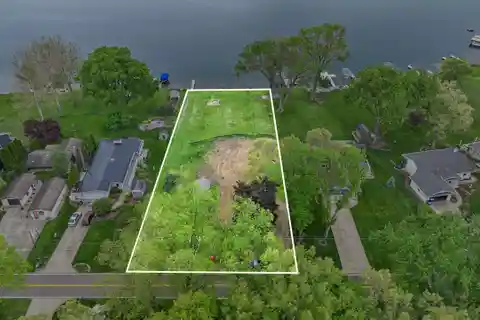 Prime Frontage on Baldwin Lake
