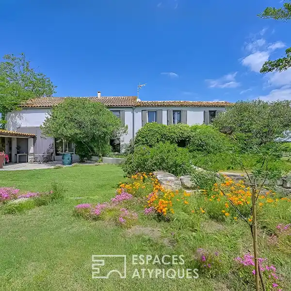 NATURAL CHARM WITH CONTEMPORARY DESIGN