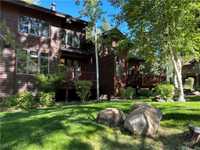 BEAUTIFUL TOWNHOME IN THE THIRD CREEK COMPLEX