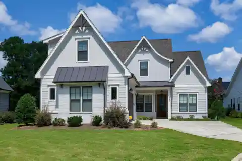 Meticulously Maintained Residence in the Heart of North Raleigh