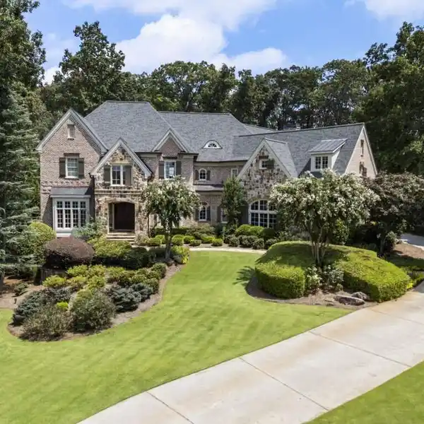 MILTON GATED ESTATE OF TIMELESS ELEGANCE