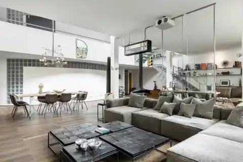Stunning Duplex with Cathedral Ceilings