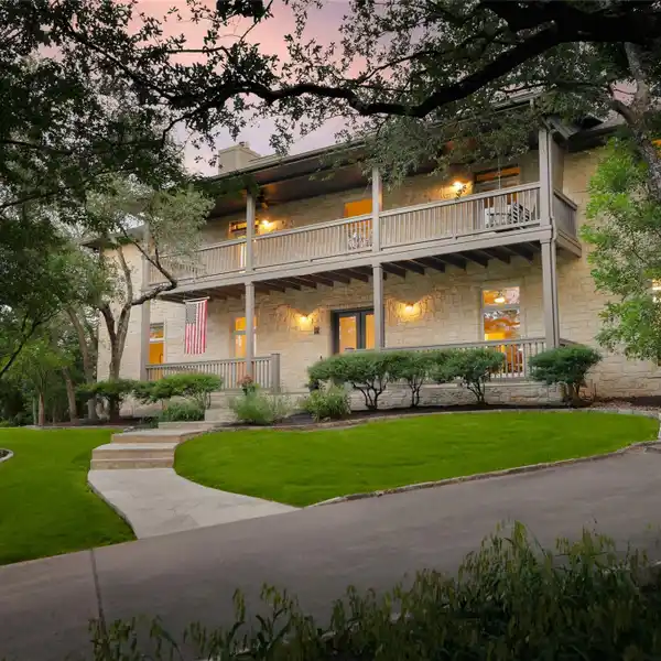 PRIVATE LIGHT-FILLED RETREAT