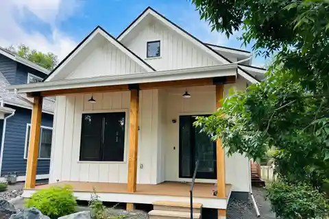 Exceptional New Construction in Old Town