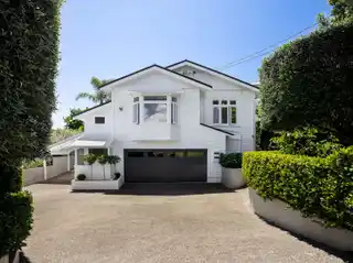 Captivating Family Sanctuary in an Exceptional Location