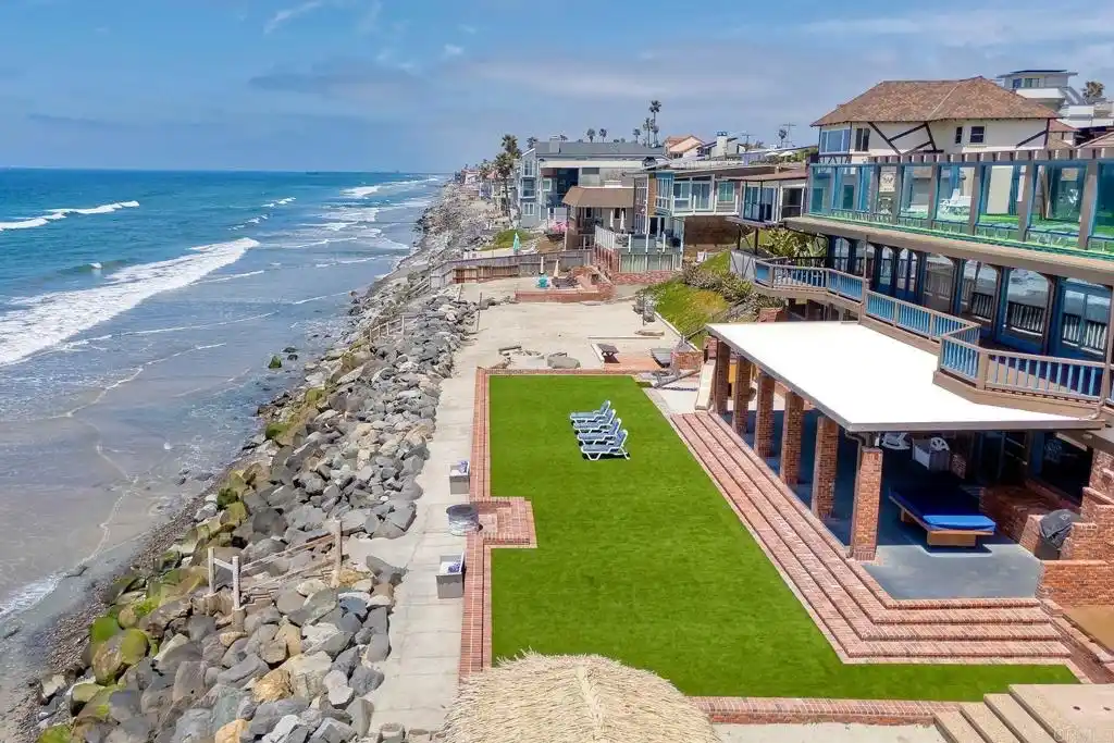 Dream Estate on Pristine Beachfront