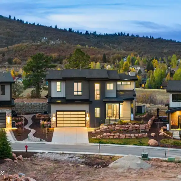 LUXURY MOUNTAIN MODERN HOME IN DISCOVERY RIDGE