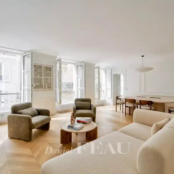 TASTEFULLY RENOVATED APARTMENT IN HISTORIC SAINT-GERMAIN