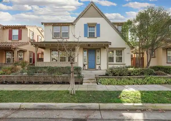 MULTI-GENERATIONAL LIVING WITH PRIVATE CASITA