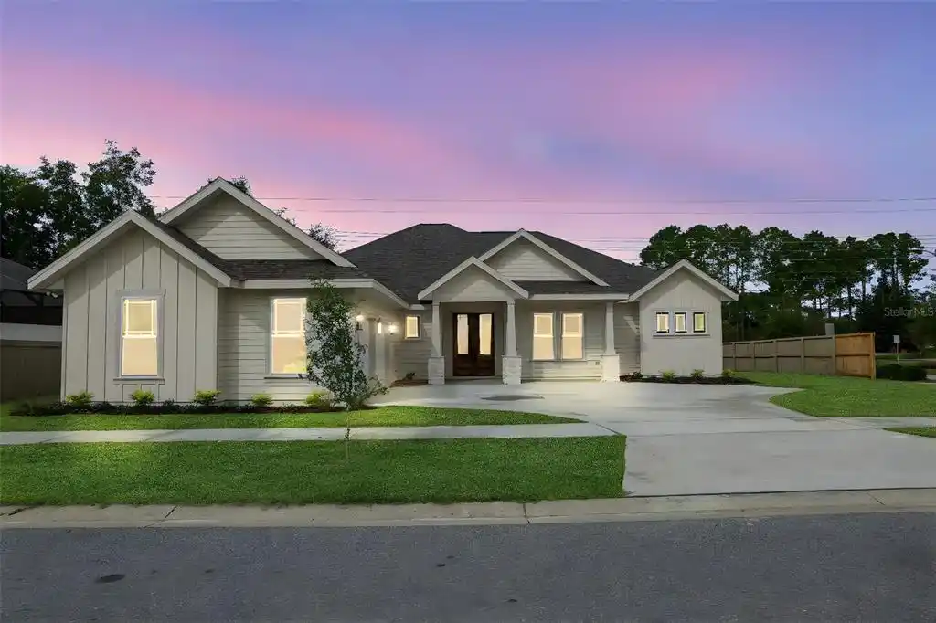Exquisite New Construction in a Picturesque Setting