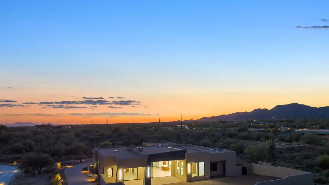 Contemporary Retreat on 3.3 Acres in Oro Valley