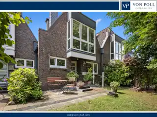 Townhouse in a Sought-after Location