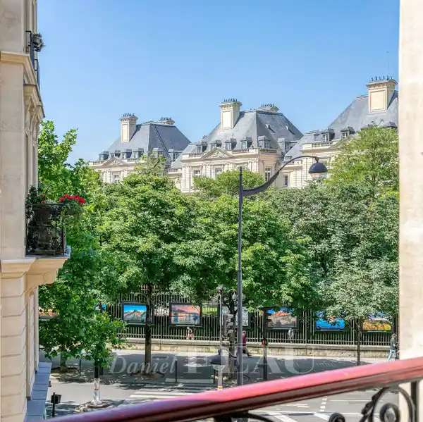 LOVELY APARTMENT WITH A VIEW OF LUXEMBOURG GARDENS