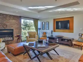 Modern Elegance Meets Golfside Tranquility
