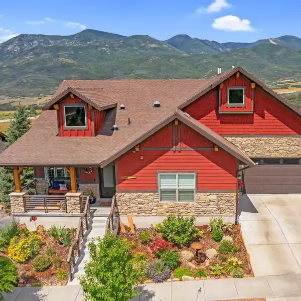 INCREDIBLE HOME IN RIVER VIEW