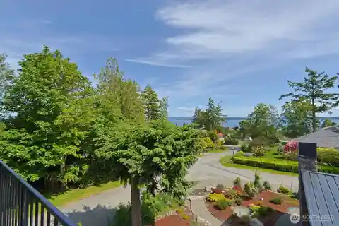 Exceptional Home Near Beaches and Fort Worden