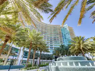 Exceptional Residence at the Plaza at Oceanside