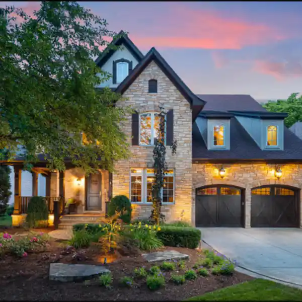 SPECTACULAR EAST HIGHLANDS CUSTOM HOME