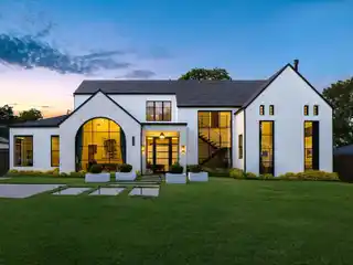 Pristine Newer Construction in Eudora Estates