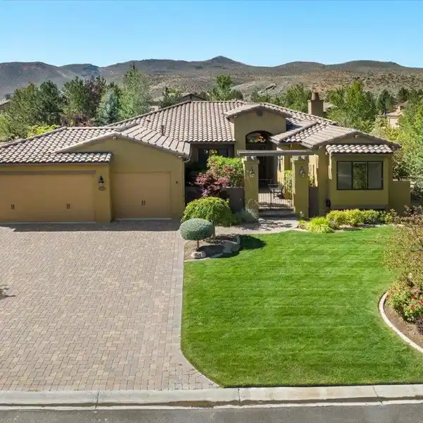 BEAUTIFUL SINGLE-LEVEL HOME IN GATED MONTE ROSA