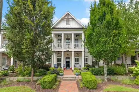 Ltimate Downtown Living Opportunity