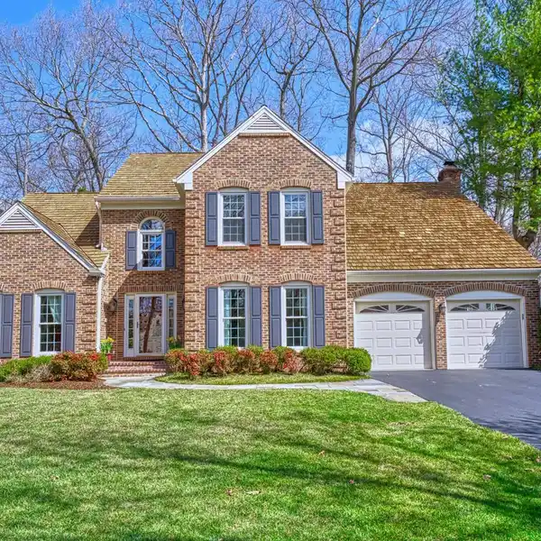 UPGRADED COLONIAL IN BEAUTIFUL FRANKLIN OAKS