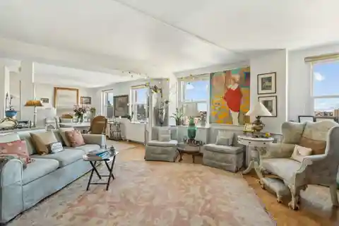 Bright Split Two Bedroom Apartment with Open Views