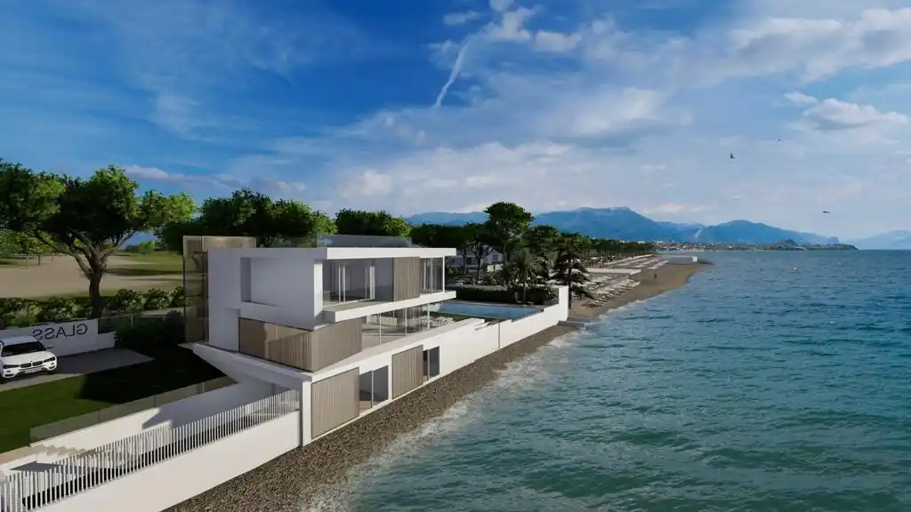 Luxury Villa on the Banks of Lake Garda