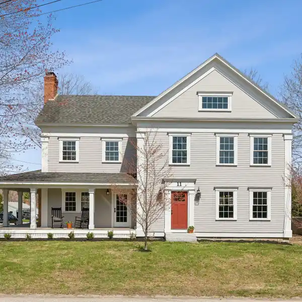 INCREDIBLE CHARACTER-RICH MODERN FARMHOUSE