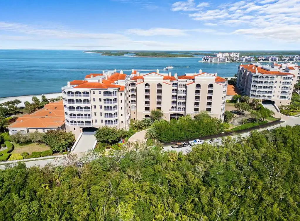 The Perfect Blend of Sophistication and Island Living