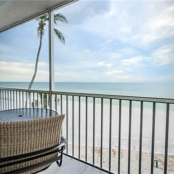 BEACHFRONT GETAWAY AT THE DIPLOMAT CLUB