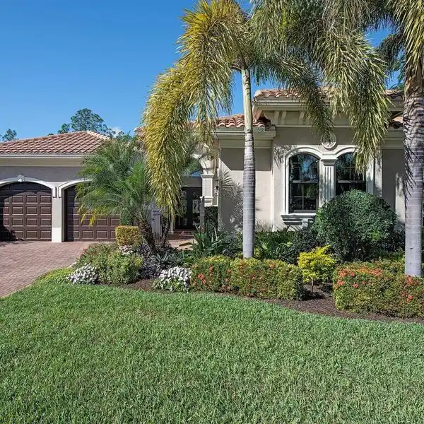 EXCEPTIONAL HOME IN A SERENE SETTING
