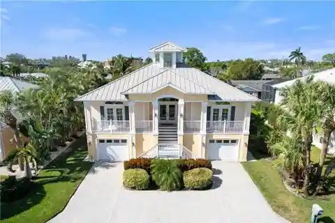Beautiful Home on the Imperial River