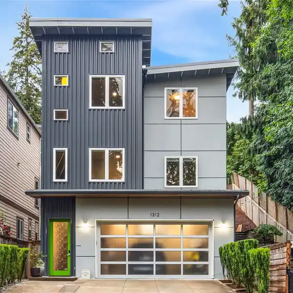 THOUGHTFULLY DESIGNED CONTEMPORARY HOME IN PRIME LOCATION
