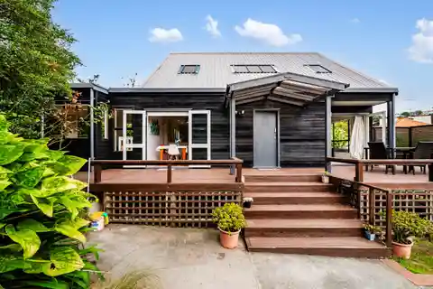 Sun-Drenched Living in Remuera’s Finest Pocket