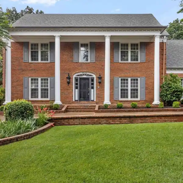 THE BEST LOCATION IN DOGWOOD GROVE