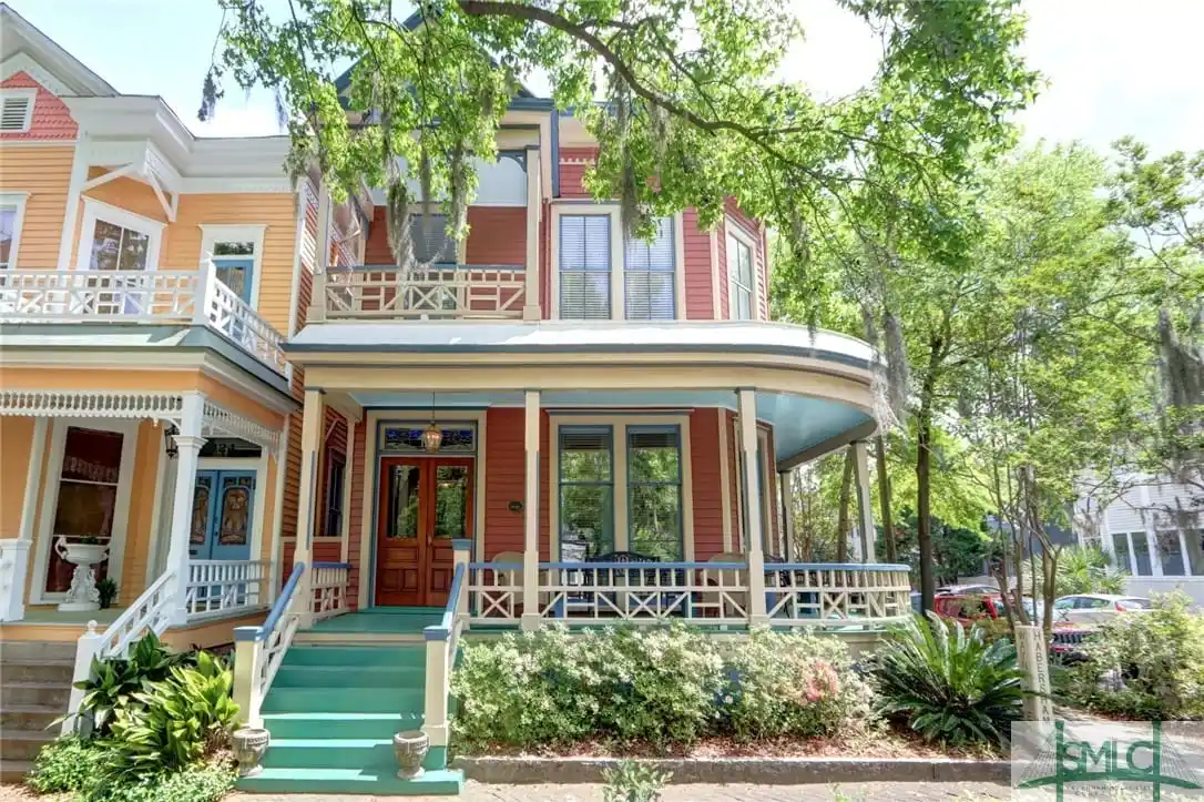 Victorian Mansion on Beautiful Whitfield Square
