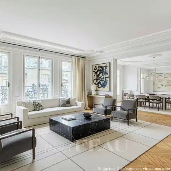 PLACE VICTOR HUGO LIGHT-FILLED APARTMENT