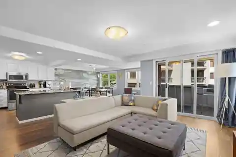 Updated Slopeside Condo