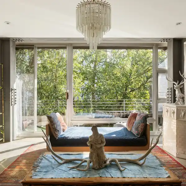 SERENE AND SOPHISTICATED HOME