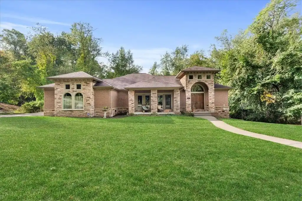 Easy Living on over an Acre