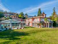 SPACIOUS SEVEN BEDROOM HOME IN A GORGEOUS SETTING
