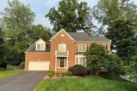 All-brick Elegance on Quiet Cul-de-sac