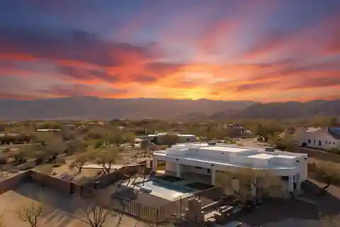 Breathtaking Contemporary Oasis