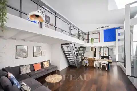 Quiet Loft-Like Apartment in an Iconic Location