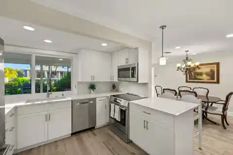 Boater's Dream on a Lovely Cul-De-Sac